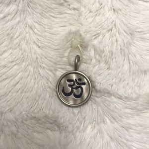 Om pendant